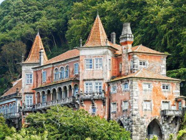 Telina Mayor's Manor